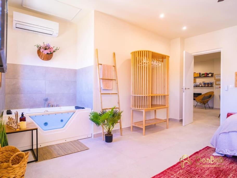 Cantos Apartment With Jacuzzi รอนดา ภายนอก รูปภาพ